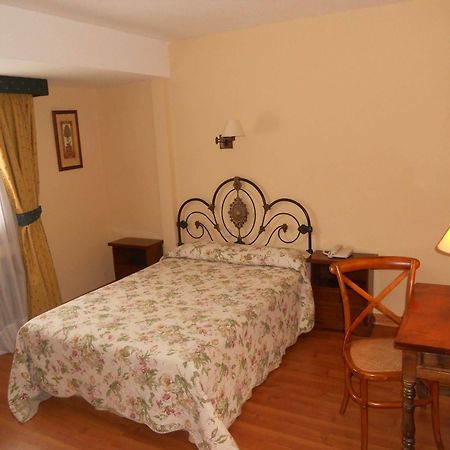 Hotel Rural Las Postas Навасеррада Экстерьер фото
